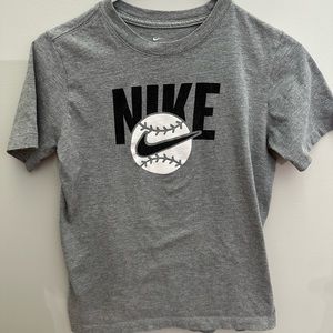 Boys Nike baseball T shirt size a large